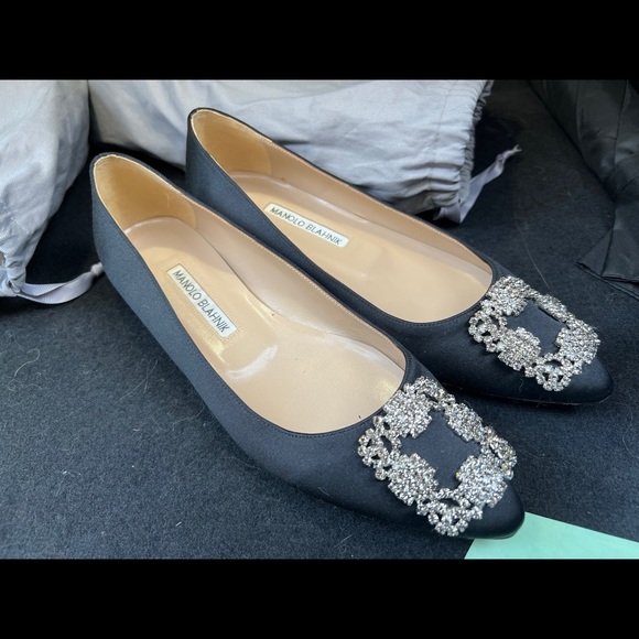 Authentic Manolo Blahnik Flat Size 39 (SOLD) - Picture 4 of 10